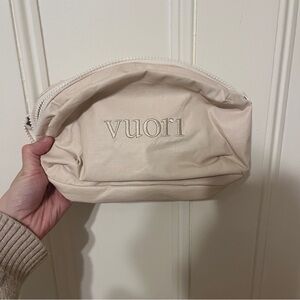 Vuori NWOT Coastal Pouch Cream
